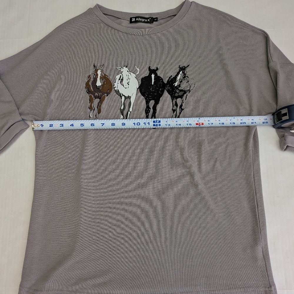 Gray Shirt With Horses Women's Large - Picture 6 of 10
